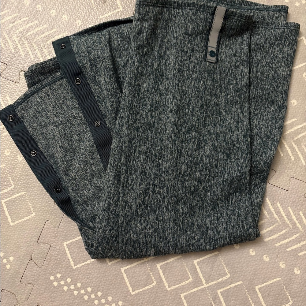 Lululemon Athletica Vinyasa Scarf Dark Green w/snaps